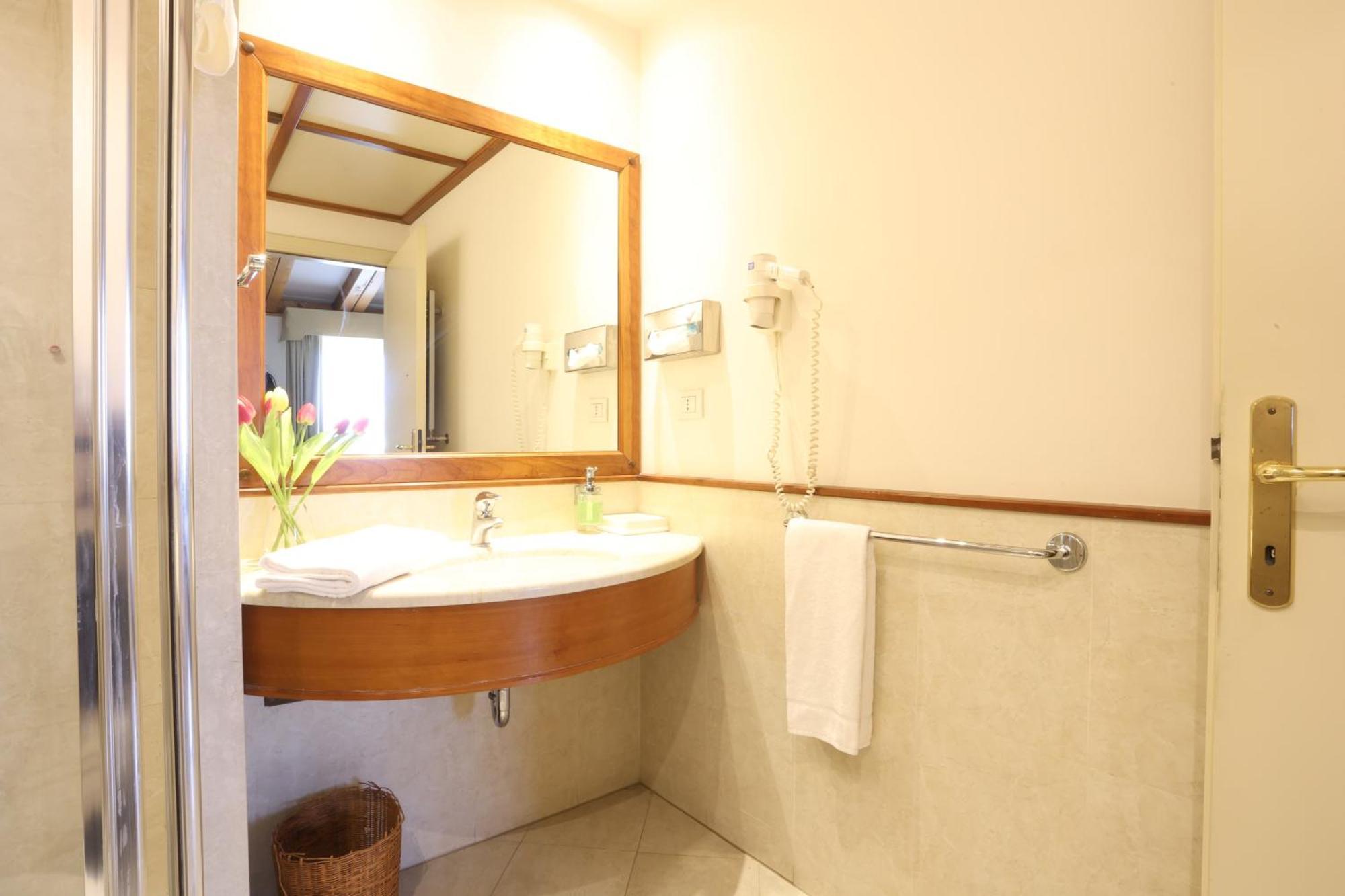 Hotel Della Torre 1850 Ponte San Marco Ngoại thất bức ảnh